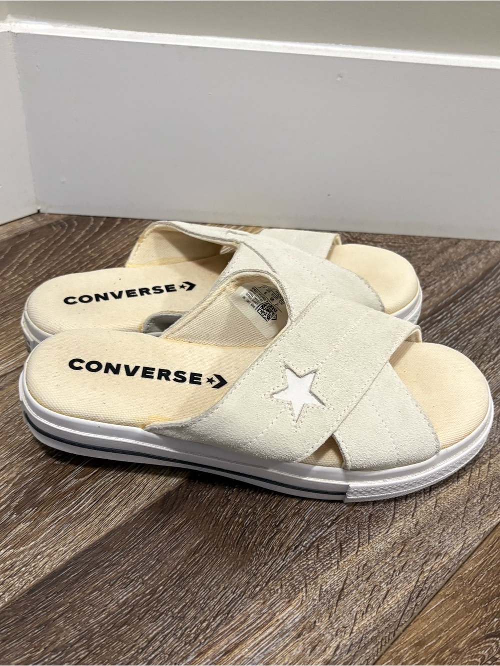 Converse Women’s Cream Cross-Strap Slide Sandals Sz 7